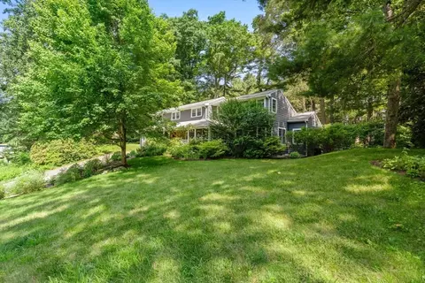 25 Highgate Rd, Wayland, MA 01778
