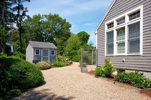 Exterior - 18 Tradewind Dr, Mashpee, MA 02649 photo 4 of 6