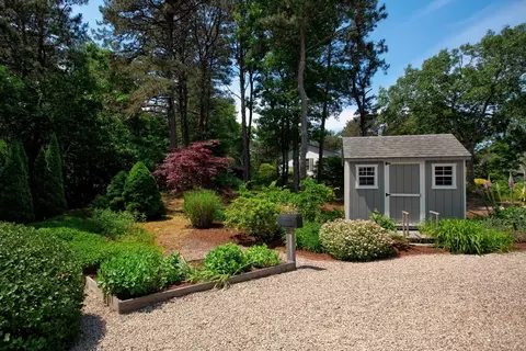 Exterior - 18 Tradewind Dr, Mashpee, MA 02649 photo 5 of 6