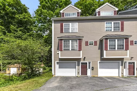18 Hampton Ave #4, Lowell, MA 01854