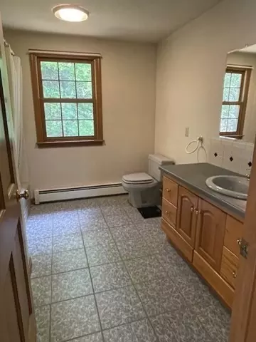 Bath - 140 S Shaker Rd, Harvard, MA 01451 photo 3 of 4
