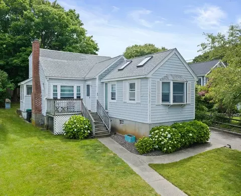 43 Bayview St, Marshfield, MA 02050