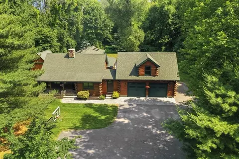 389 Kelly Rd, Northbridge, MA 01534