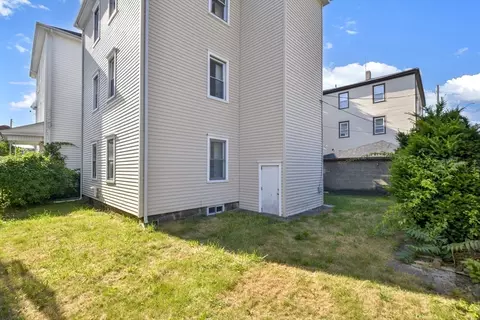 73 Weetamoe St, Fall River, MA 02720 photo 3