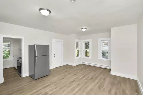 73 Weetamoe St, Fall River, MA 02720 photo 4