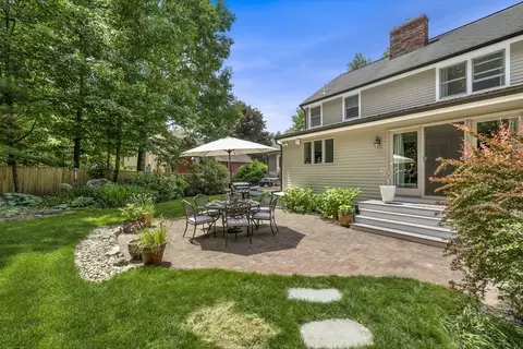 8 Buckskin Dr, Reading, MA 01867 photo 5