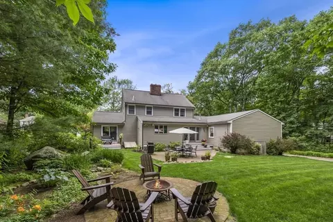 8 Buckskin Dr, Reading, MA 01867 photo 4