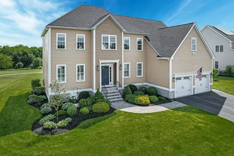 95 Magill Dr, Grafton, MA 01519