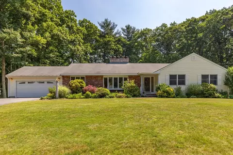 17 Churchill Rd, Chelmsford, MA 01824
