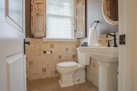 984 Washington St, Gloucester, MA 01930 photo 18