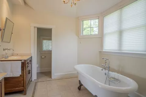 984 Washington St, Gloucester, MA 01930 photo 32