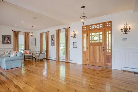 984 Washington St, Gloucester, MA 01930 photo 8