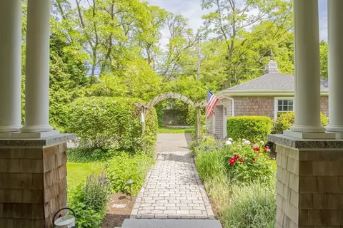 984 Washington St, Gloucester, MA 01930 photo 6