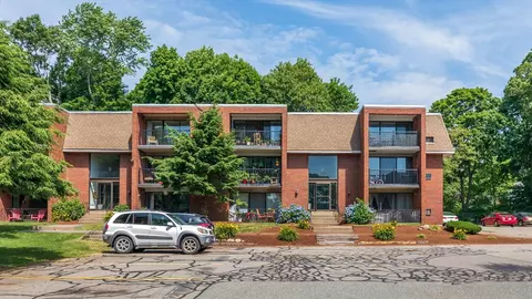 275 Lake St #6, Weymouth, MA 02189