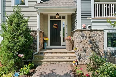 55 Parkview St #55, Weymouth, MA 02190