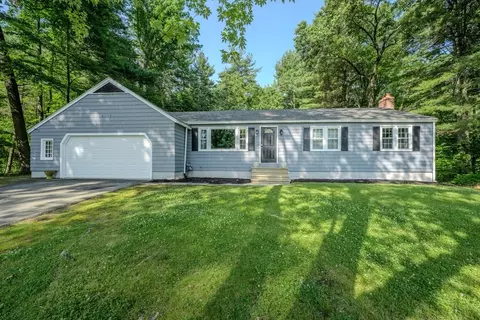 31 Horseshoe Rd, Chelmsford, MA 01824