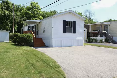 124 W Main St #7, Merrimac, MA 01860