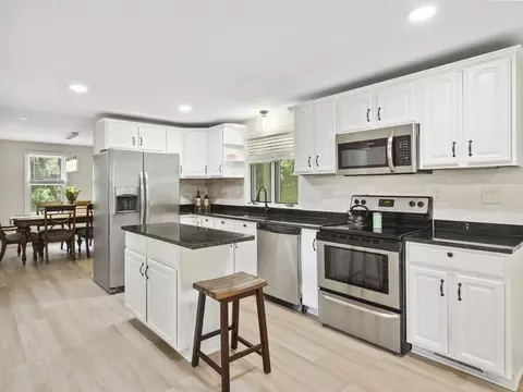 13 Plain St, Upton, MA 01568 photo 10
