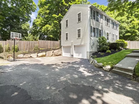 13 Plain St, Upton, MA 01568 photo 5