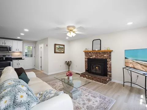 13 Plain St, Upton, MA 01568 photo 7