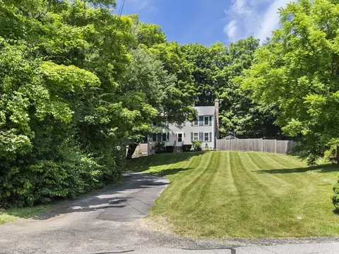13 Plain St, Upton, MA 01568 photo 4