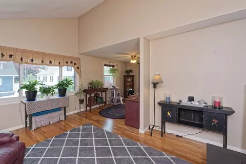 7 Rollinson Rd, Worcester, MA 01606 photo 6