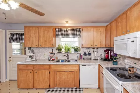 7 Rollinson Rd, Worcester, MA 01606 photo 14