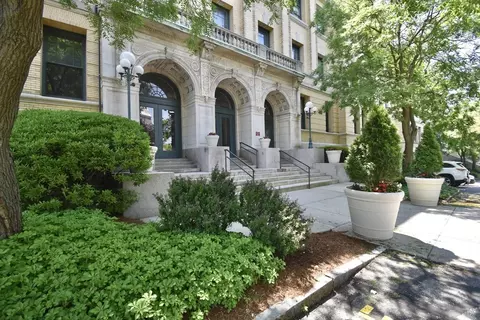 235 State St #213, Springfield, MA 01103