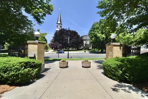Exterior - 235 State St #213, Springfield, MA 01103 photo 1 of 1