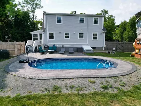 36 Redfield Rd, Wakefield, MA 01880 photo 2