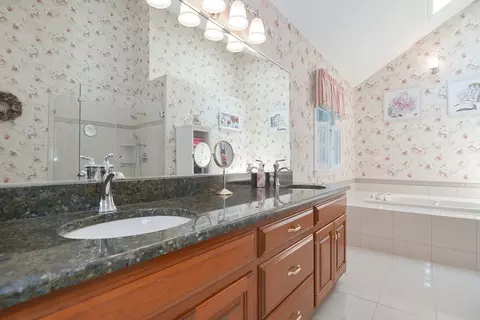 38 Dover Cir, Franklin, MA 02038 photo 15