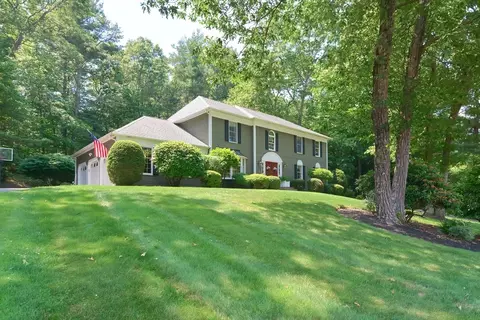 38 Dover Cir, Franklin, MA 02038