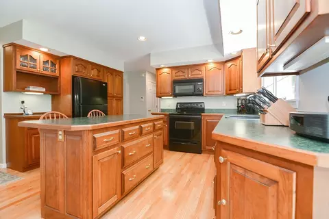 38 Dover Cir, Franklin, MA 02038 photo 5