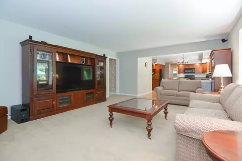 38 Dover Cir, Franklin, MA 02038 photo 9