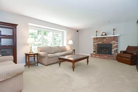 38 Dover Cir, Franklin, MA 02038 photo 8
