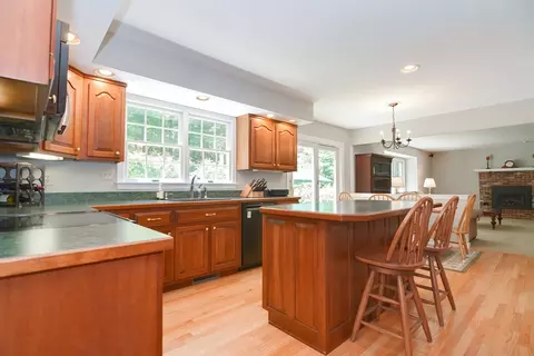 38 Dover Cir, Franklin, MA 02038 photo 4