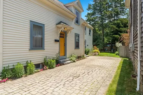 Exterior - 233 Hale St, Beverly, MA 01915 photo 2 of 6