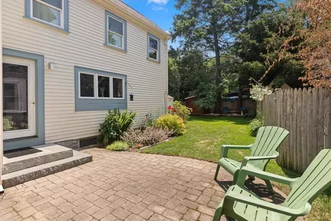 Exterior - 233 Hale St, Beverly, MA 01915 photo 5 of 6