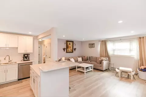 147 Milk St #3, Westborough, MA 01581
