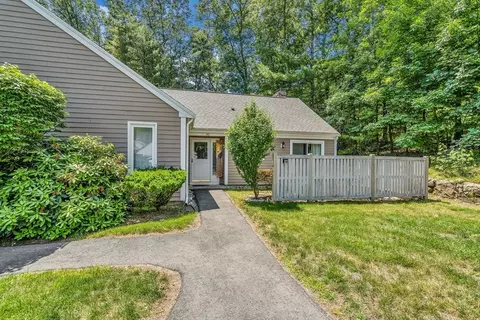 95 Fifer Ln #95, Lexington, MA 02420
