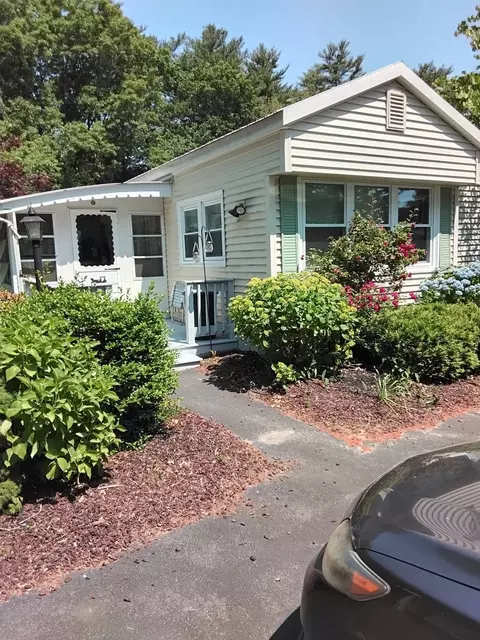 32 Sycamore Dr, Halifax, MA 02338