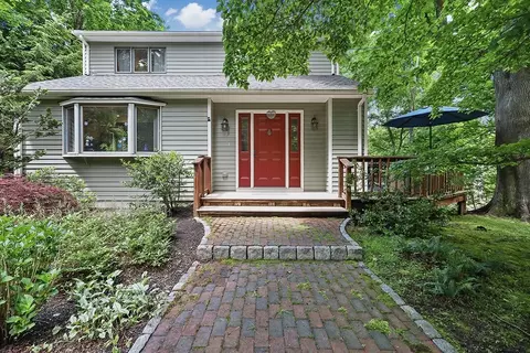 33 Saddle Ridge Rd, Dover, MA 02030