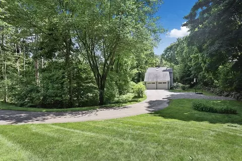 Exterior - 33 Saddle Ridge Rd, Dover, MA 02030 photo 4 of 10