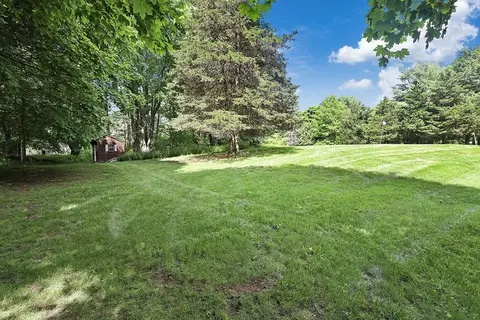Exterior - 33 Saddle Ridge Rd, Dover, MA 02030 photo 8 of 10