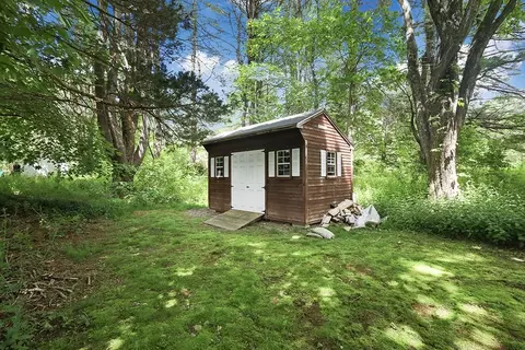 Exterior - 33 Saddle Ridge Rd, Dover, MA 02030 photo 7 of 10