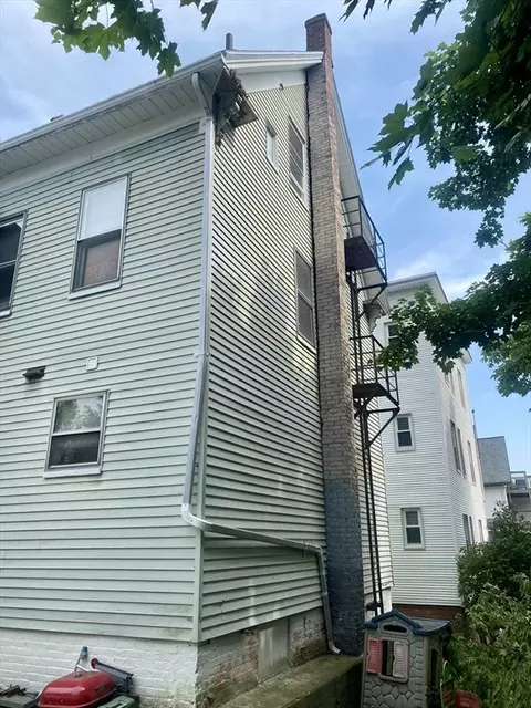 Exterior - 7 Limerick St, Gardner, MA 01440 photo 2 of 2