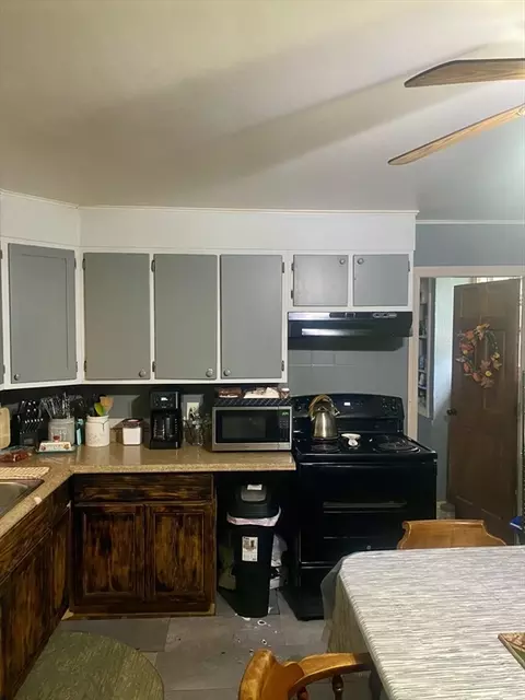 Kitchen - 7 Limerick St, Gardner, MA 01440 photo 2 of 2