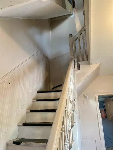 Entry Way - 7 Limerick St, Gardner, MA 01440 photo 1 of 1