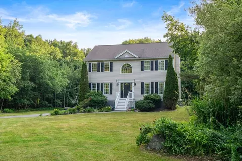 2 Jakobek Way, Merrimac, MA 01860