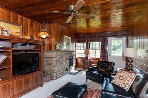 44 Squire Ln, Springfield, MA 01118 photo 11